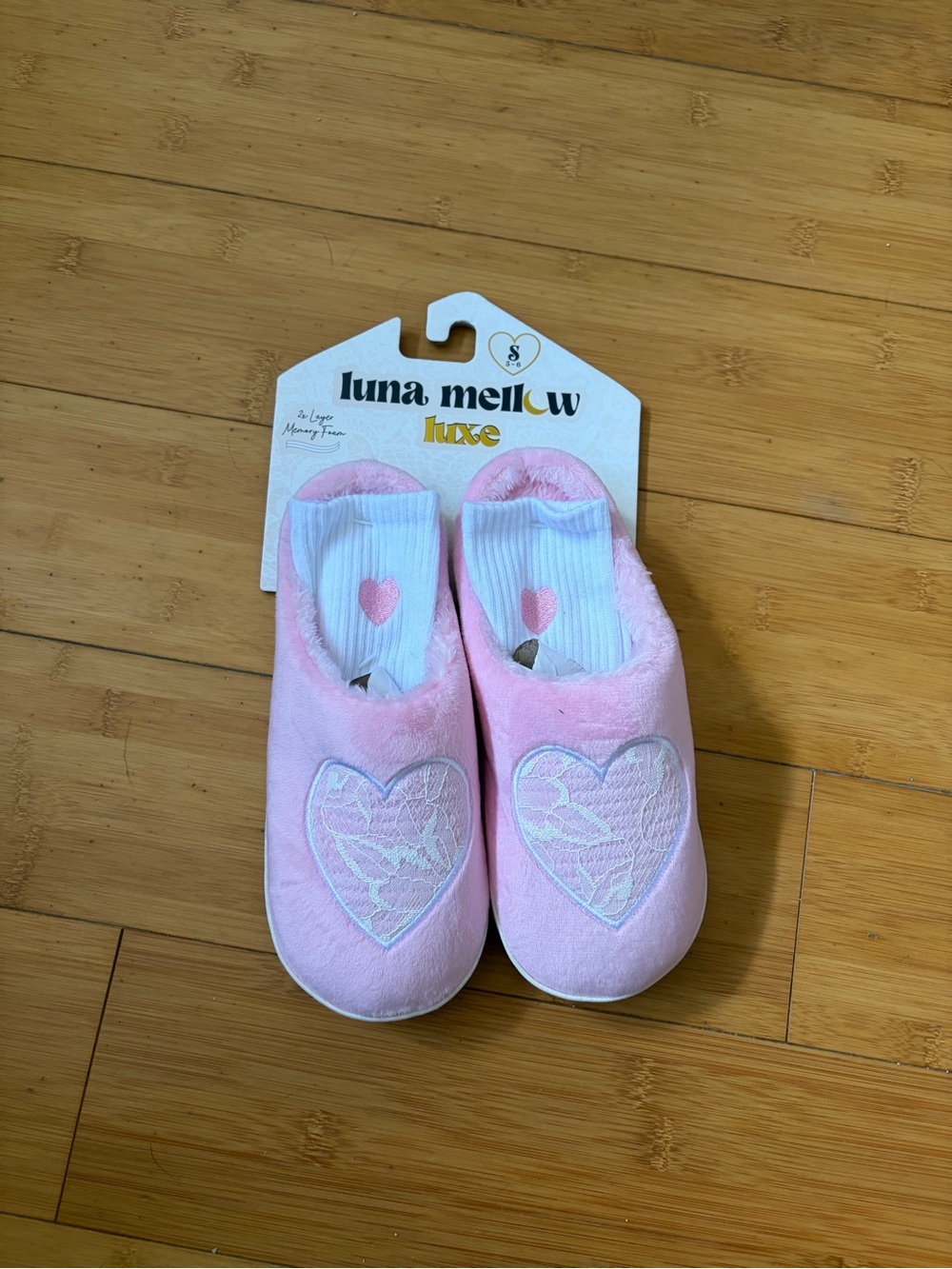 NEW Luna Mellow Shoe Size S 5-6 Luxe Pink Heart Embroidered Slippers with Socks